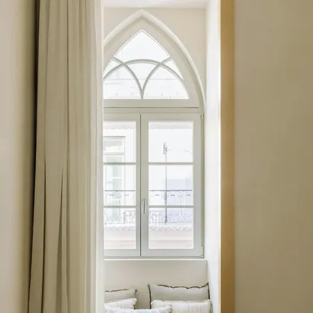 The Ivens, Autograph Collection