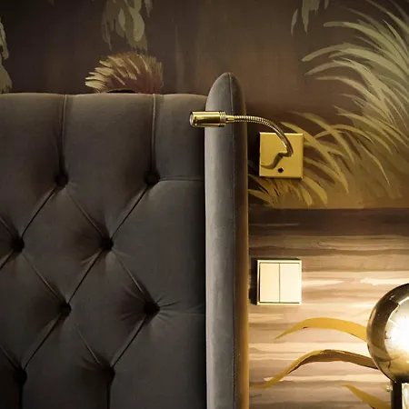 The Ivens, Autograph Collection 5*