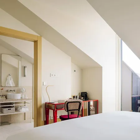 The Ivens, Autograph Collection