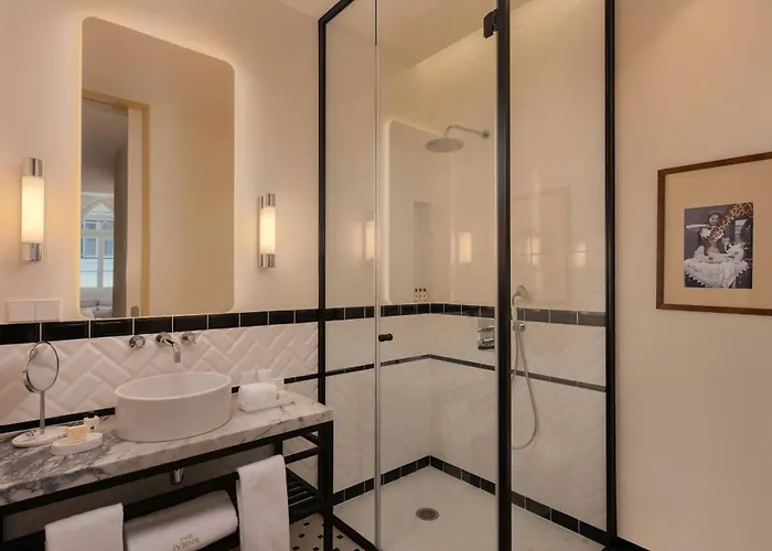 The Ivens, Autograph Collection