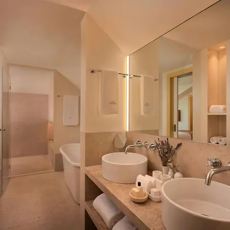 The Ivens, Autograph Collection