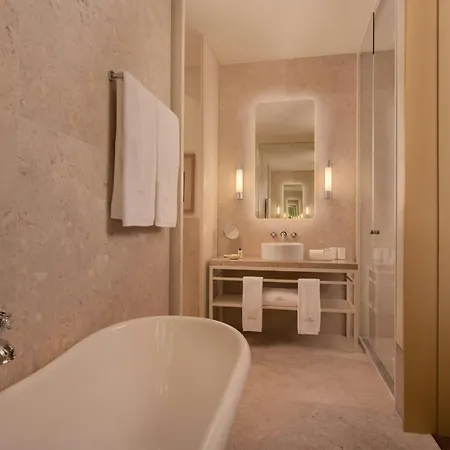 Hotel The Ivens, Autograph Collection 5*