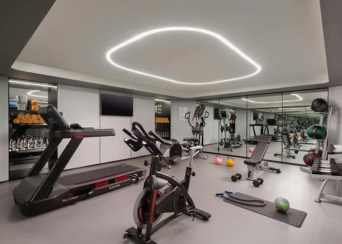 The Ivens, Autograph Collection Lisbona