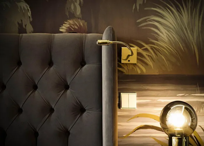 The Ivens, Autograph Collection 5*