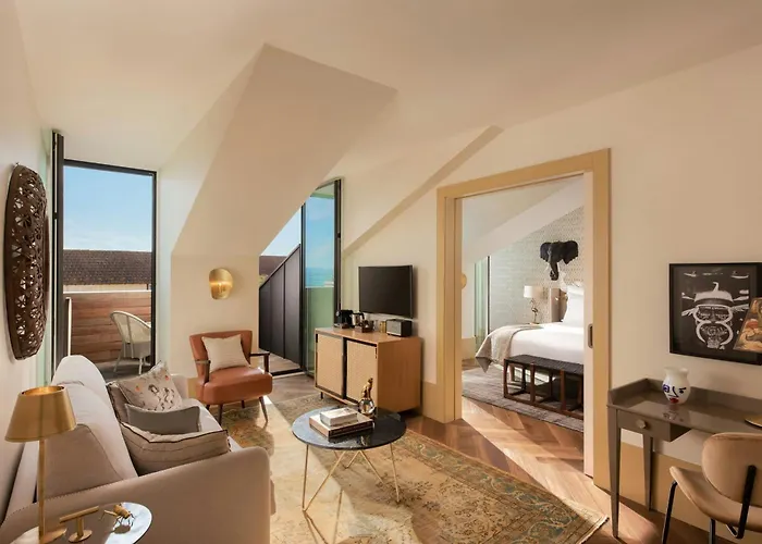 The Ivens, Autograph Collection Lisbona