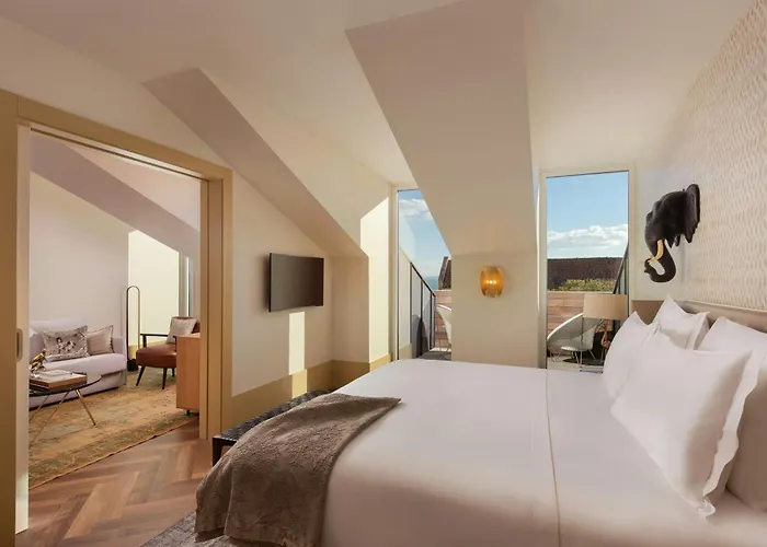 The Ivens, Autograph Collection