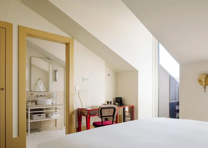 The Ivens, Autograph Collection