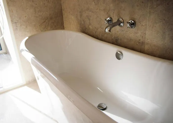 The Ivens, Autograph Collection 5*